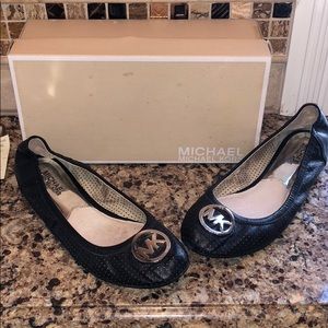 🌼Offers ?!🌼MICHAEL KORS Fulton ballet flats‼️